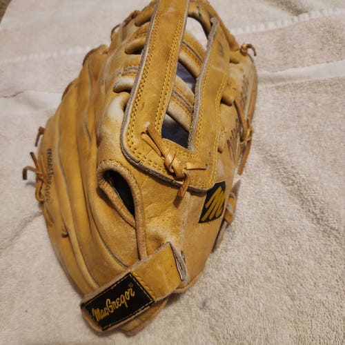 MacGregor BBFSPROX Right Hand Throw Outfield Baseball/Softball Glove 13.5" Full Grain Leather