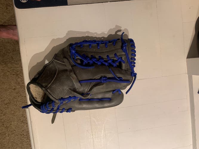 Adidas baseball glove