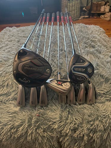 Full set of Callaway golf clubs