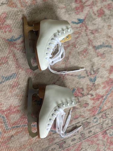 Size 11 Figure Skates