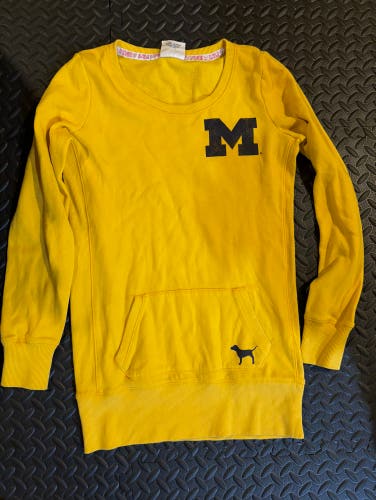 U of M sweater Made By Pink