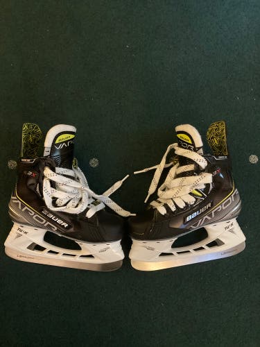 New Junior Bauer Size 1 Vapor 3X Hockey Skates
