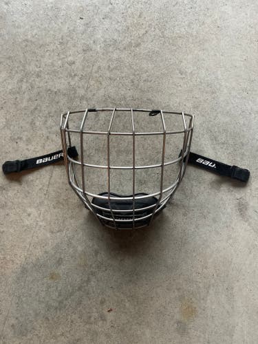 Used Medium Bauer Profile III Cage