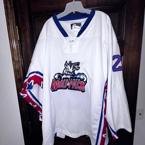 New With Tags Custom Hockey Jersey HARTFORD WOLFPACK SIZE 56