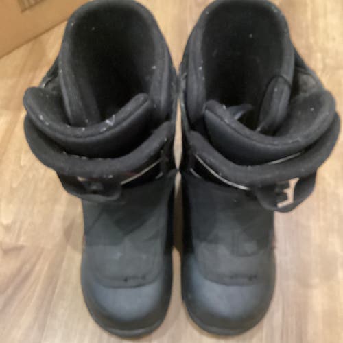 Used Men’s Size 6.0 (Women's 7.0) K2 Raider Rental Boa Snowboard Boots Black