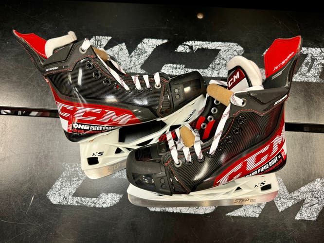 CCM Jetspeed FT4 Skates - 4.5W