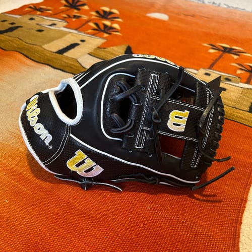Brand New 2024 Wilson A2000 SC1786 Baseball Glove 11.5" (WBW100985115)
