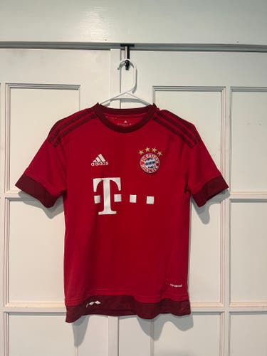 FC Bayern Munich 2015/16 Home Jersey Size Youth Large