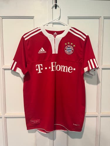 FC Bayern Munich 2009/10 Home Jersey Size Youth XL