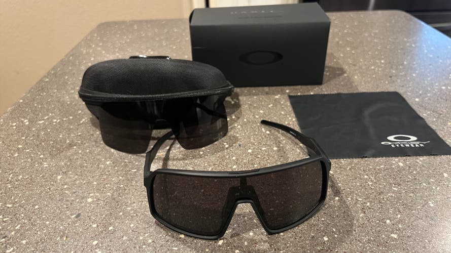 Oakley SUTRO Sunglasses Black/Black