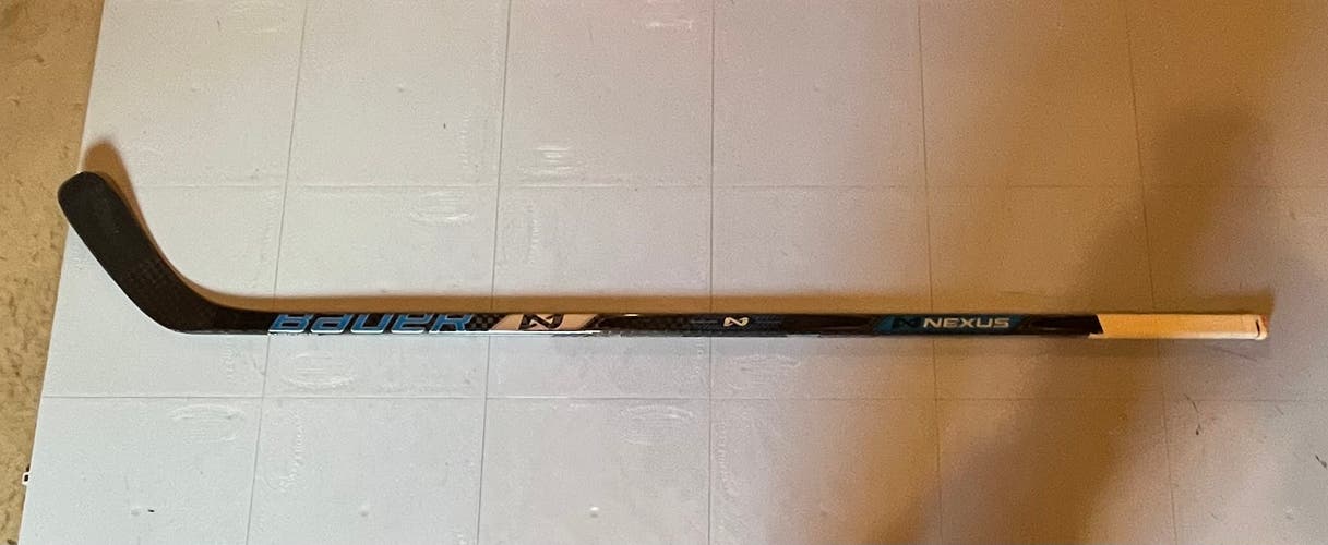 Used Senior Bauer Nexus Right Handed Hockey Stick P88 Pro Stock