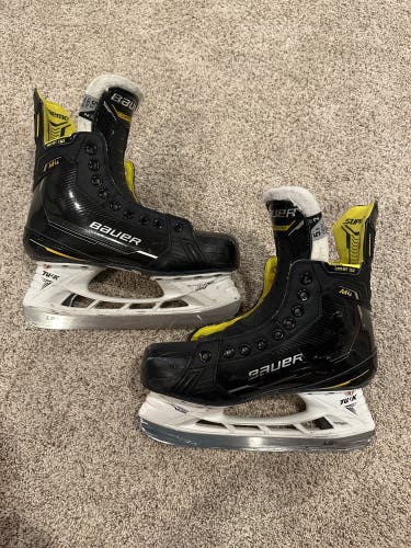 Used Intermediate Bauer Regular Width  Size 5.5 Supreme M4 Hockey Skates