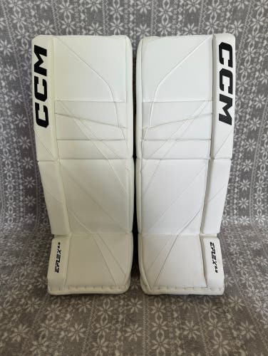 New Intermediate 30" + 1" CCM Eflex 6.9 Goalie Leg Pads White/White