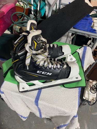 CCM 9080 goalie skates