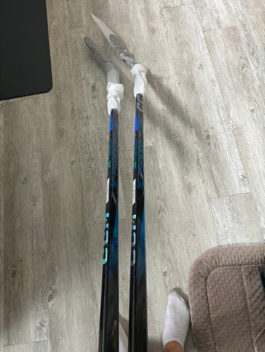 2 New Blue Senior CCM Left Hand P29 75 Flex Jetspeed FT7 Pro Hockey Stick