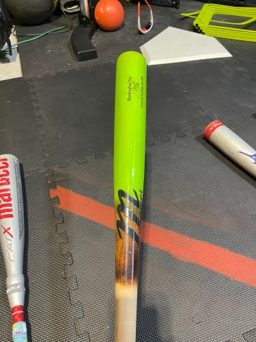 Used 2024 Marucci  20 oz 29" LINDY12 Bat