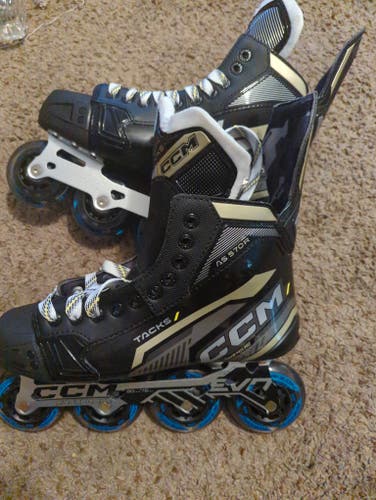 New CCM Tacks AS 570R Inline Skates Regular Width Size 8