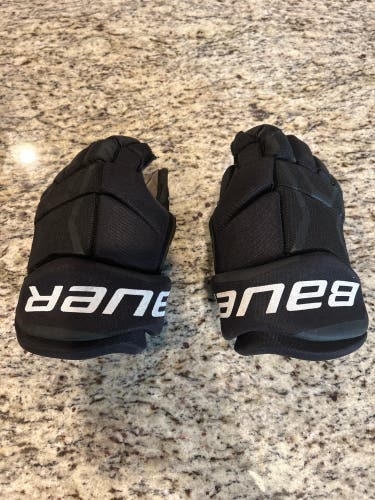 Bauer Supreme 150 11 inch gloves