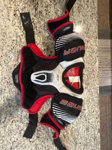 Bauer Vapor X 7.0 Shoulder Pad/Chest Protector