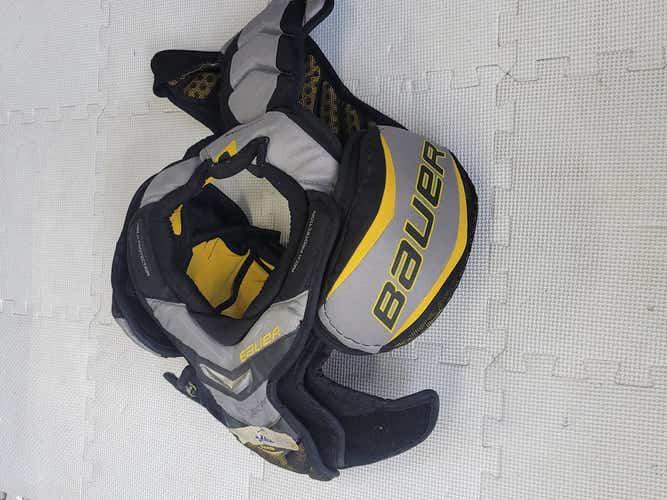 Used Bauer Total One Nxg Sm Hockey Shoulder Pads