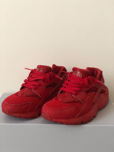 Nike Air Huarache Triple red shoes