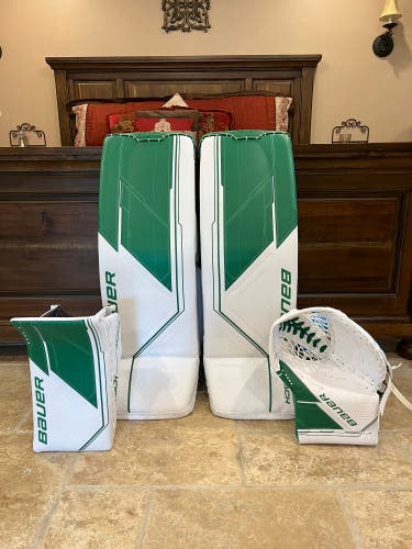 BNWT Jake Oettinger Pro Stock Bauer Mach Goalie Set
