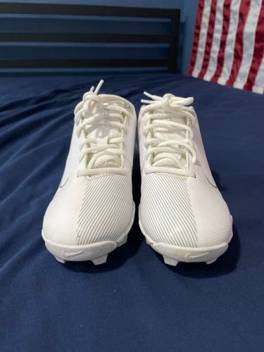 White Used Men's Low Top Molded Cleats vapor