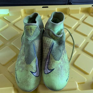 Used Men's Nike Phantom VSN Cleats