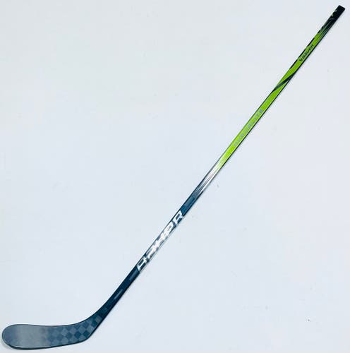 New Custom Gold Bauer Vapor Hyperlite 2 Hockey Stick-RH-77 Flex-P28-Grip