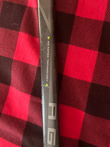 Used Intermediate Bauer Ag5nt Right Handed Hockey Stick P28