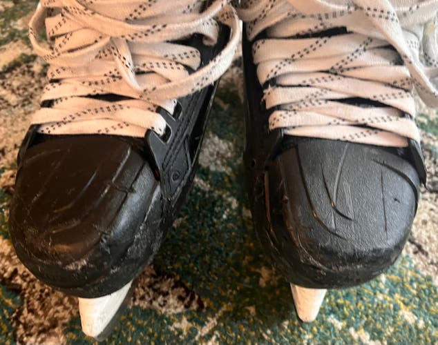 Used Senior Bauer Vapor X5 Pro Hockey Skates Regular Width 7