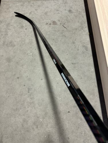 NATHAN MACKINNON New Senior Warrior Right Handed 85 Flex P29 Pro Stock Super Novium Hockey Stick NHL