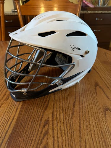 **NEW** Schutt lacrosse helmet