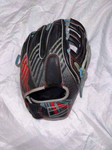 Used 2023 Infield 11.75" REV1X Baseball Glove