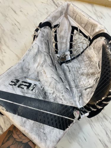 Bauer x700 Goalie Glove (R)