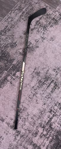 Used Intermediate Bauer Right Handed P28  Vapor 3X Hockey Stick