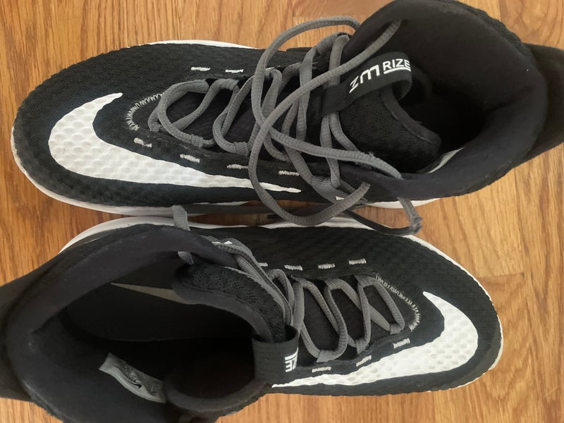 Nike ZOOM RIZE size 10 basketball shoes