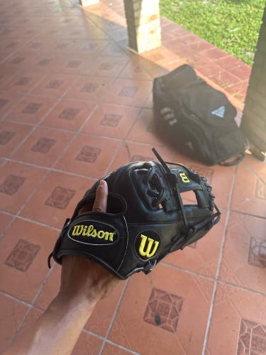 New  Infield 11.25" A2000 Baseball Glove