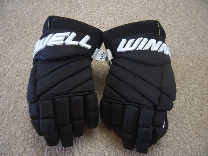 Hockey Gloves-Excellent Like New Winnwell AMP PRO Senior Hockey Gloves 13"