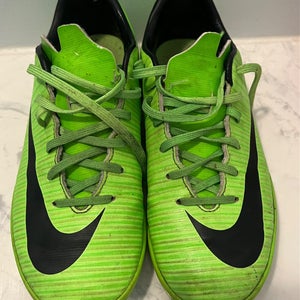 Nike Mercurial Futsal Shoes Size 3.5Y YOUTH