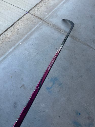 Like New Senior Bauer Right Handed P92M 102 Flex Used Pro Stock Vapor Hyperlite 2 Hockey Stick NHL