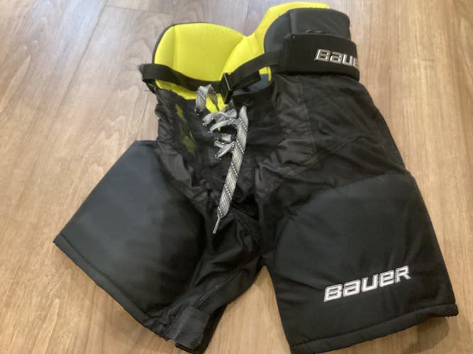 Used Bauer 1S  Hockey Pants Youth Medium