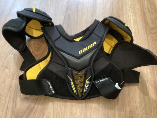 Used Medium Youth Bauer Supreme TotalOne MX3 Shoulder Pads