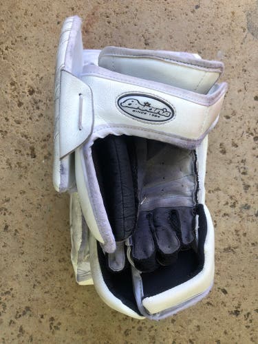 Brian's G-Netik Pro V Senior Goalie Blocker (intermediate Palm)