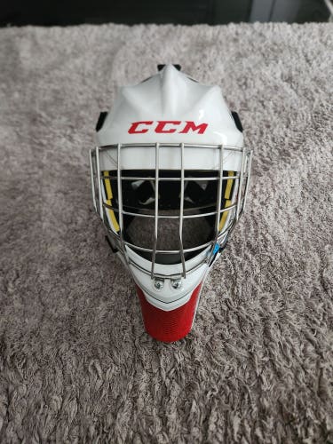 New Sr CCM Axis 1.5 Goalie Mask- Sr