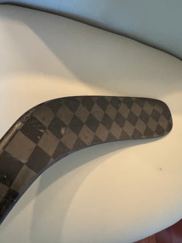 Used Senior Bauer Nexus Sync Right Handed Hockey Stick P88