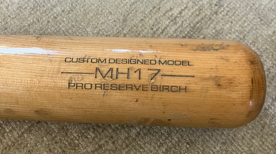 Victus MH17 32/29 Birch Wood Bat