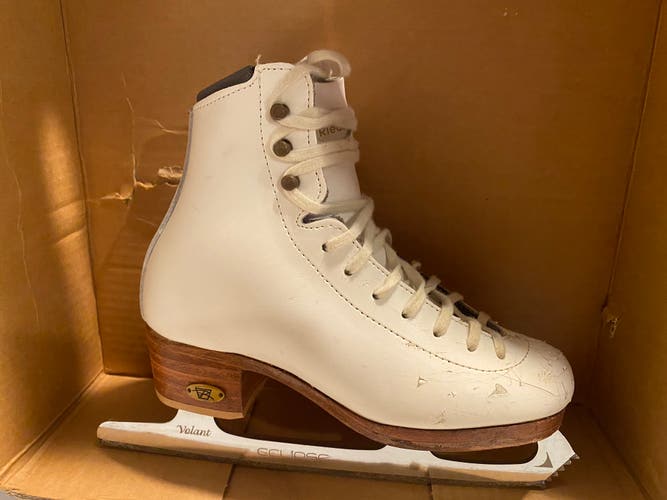 Used Riedell AA Junior 1.5 Figure Skates