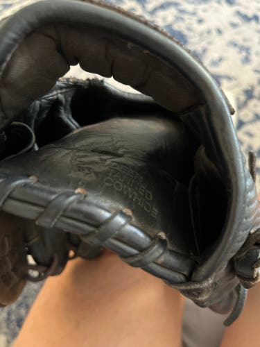 Rawlings 11 1/2in INF glove