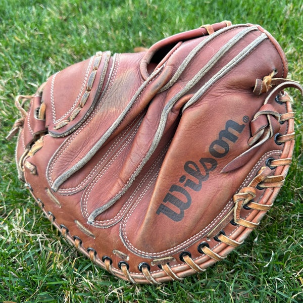 Wilson A2000 / A2403 33.5” Catchers Mitt
